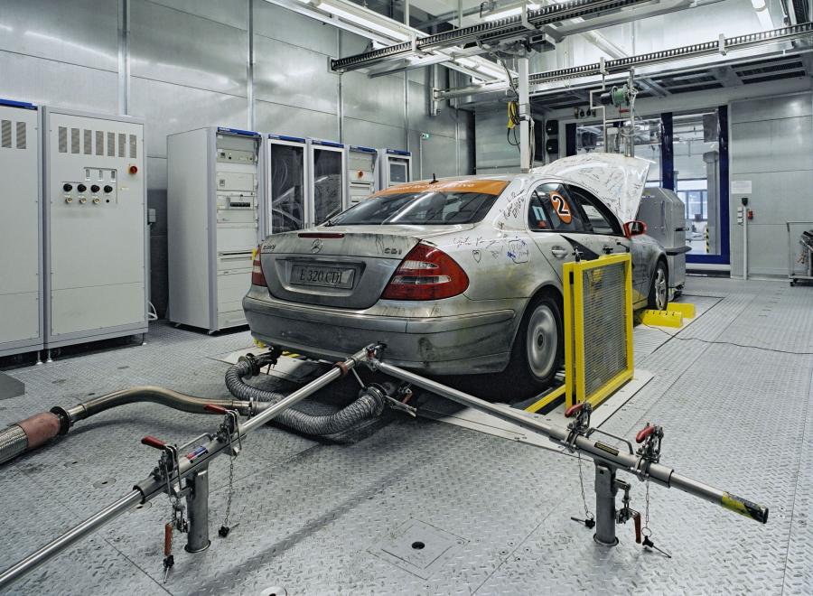  Mercedes-Benz E-Class 2002 года  (фото 50 из 448)